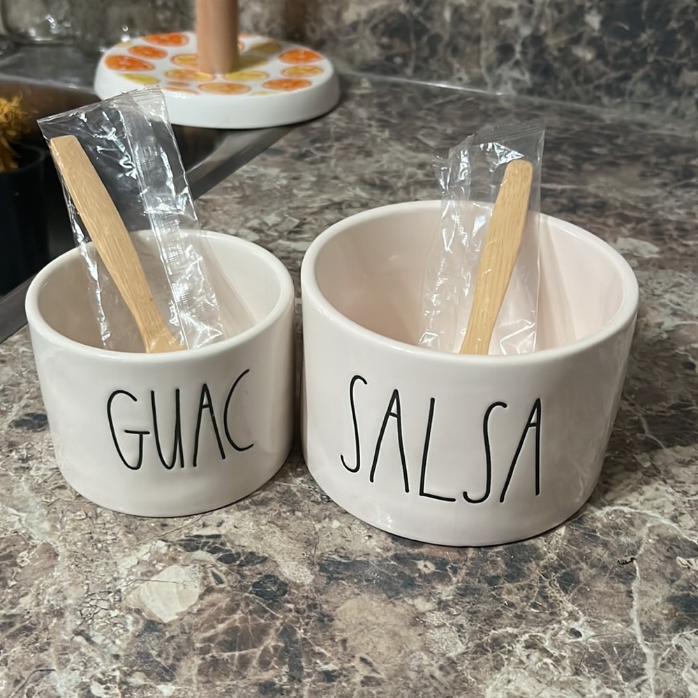 Rae dunn guac & salsa set
